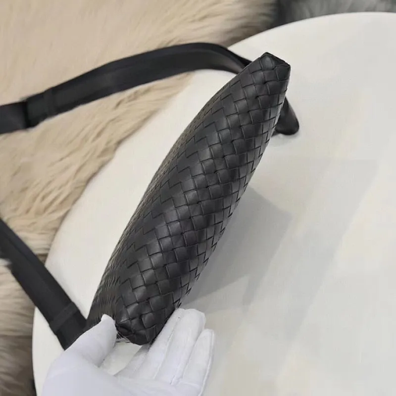 All categories 💚 Top version men’s bags 💚 BV 2024 new BV crossbody bag